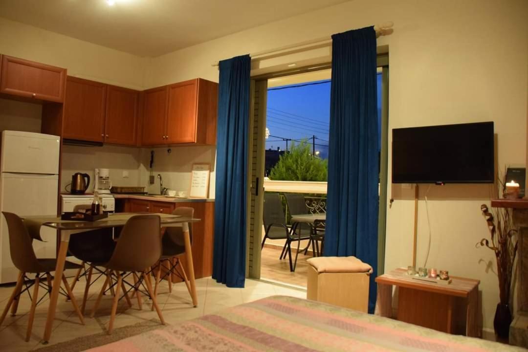 Theoni'S Apartments 西洛卡特伦 外观 照片